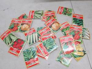 lot 139 image: 25 packages of vegetable seeds ...