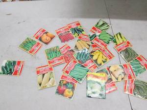lot 146 image: 25 packages of vegetable seeds ...