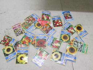 lot 149 image: 25 packages of flower seeds ...