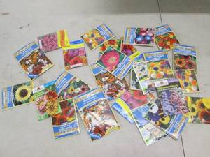 lot 152 image: 25 packages of flower seeds ...