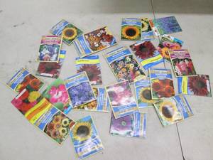 lot 156 image: 25 packags of flower seeds ...