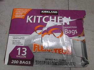 lot 216 image: kitchen 13 gallon garbage bags 200 ...
