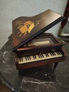 Reuge Music Piano