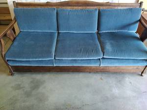 lot 130 image: Vintage Sofa