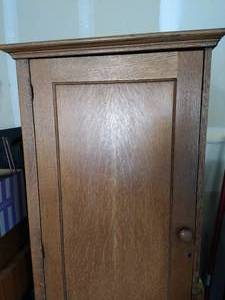 lot 132 image: Vintage Wood Cabinet