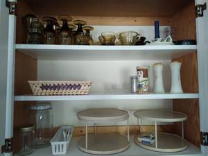 lot 191 image: Contents of Kitchen Cabinets