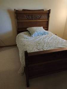 lot 63 image: Antique Full Size Bed