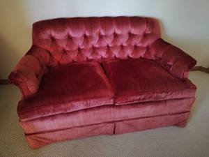 lot 67 image: Vintage Pink Loveseat