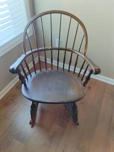 lot 34 image: Antique Nicholas & Stone Co Winsor Rocking Chair