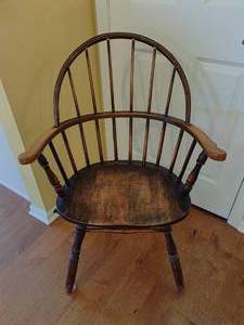 lot 35 image: Antique Winsor Arm Chair