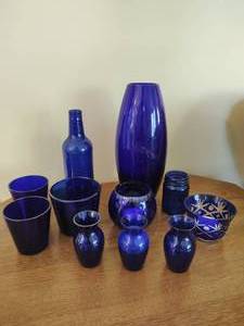 lot 41 image: Collection of Cobalt Blue Dcor