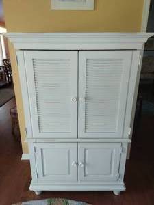 lot 3 image: White Wood Armoire