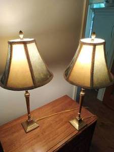 lot 26 image: Pair of Table Lamps
