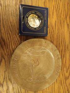 lot 85 image: Minnesota Loon Plate and Collectible Porcelain Plate
