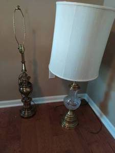 lot 95 image: Two Brass Colored Table Lamps