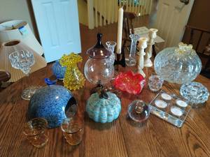 lot 97 image: Collection of Glassware and Home Dcor