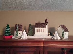 lot 151 image: Collection of Seasonal Dcor