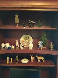 lot 152 image: Collection of Seasonal Dcor