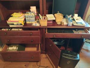 lot 154 image: Collection of Office Supplies