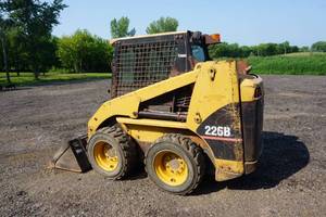 lot 5 image: 2004 Cat 226B Skid Loader Skid Steer