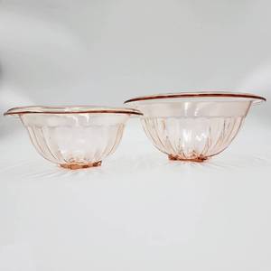 lot 38 image: 2 Antique 1930s Pink Depression Glass Hazel-Atlas Nesting Footed Mixing Bowls ($100 Value)