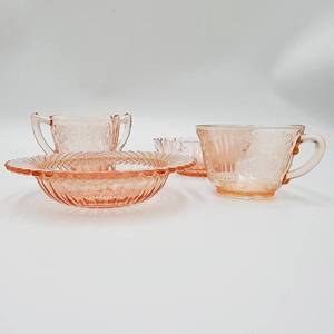 lot 42 image: 4 Piece Antique 1930s Glass Tea Collection- Anchor Hocking Miss America, Jeannette Cherry Blossom, American Sweetheart ($150)