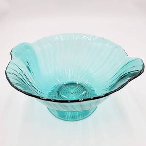 lot 43 image: Antique 1930s Jeannette UltramarineTeal Swirl Depression Glass Bowl