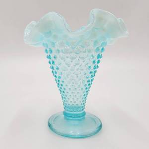 lot 55 image: Vintage 1950s Fenton Blue Hobnail Trumpet Vase