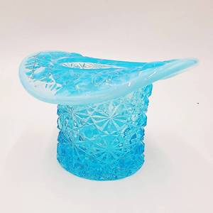 lot 56 image: Vintage 1950s Fenton Blue Topper (Top Hat) Cigarette Holder