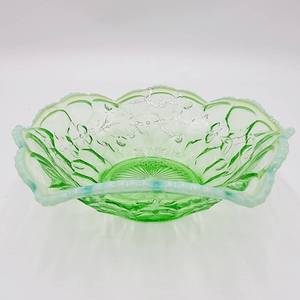 lot 58 image: Antique1910 Fenton Honeycomb and Clover Opalescent Green Scalloped Berry Bowl