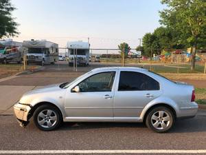 lot 4 image: 2005 Volkswagen Jetta GLS