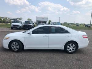 lot 3 image: 2009 Toyota Camry LE - 1 OWNER