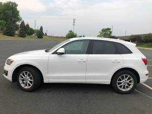 lot 1 image: 2011 Audi Q5 PREMIUM PLUS - FULLY LOADED AUDI