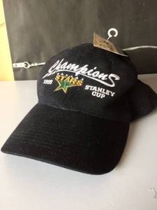 For The Sports Enthusiast RARE Vintage New With Tags NHL 1999&nbspDallas Stars Stanley Cup Champions Snapback Hat Cap by Capsmith Note There Is No NHL Under The 1999...Very Rare Indeed&nbsp Good Condition - Has Some Lint On It&nbsp&nbsp