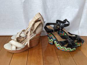 lot 206 image: Two Pair Womens Sandals Size 7 Like New