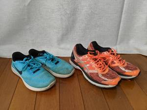 lot 200 image: Womens Size 8 Asics and Youth Size 3Y Nike Athletic Shoes