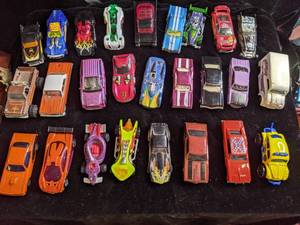 lot 231 image: Lot of (26) Vintage Hot Wheels Matchbox Cars