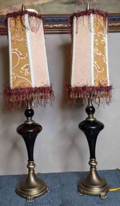 lot 339 image: Pair of Beautiful Vintage Table Lamps Glass & Brass