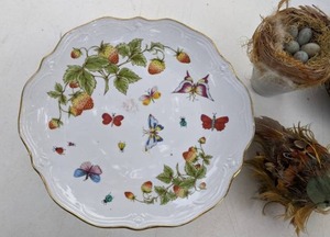 lot 250 image: Birds & the Bees Lot with a Vintage Lenwile Ardalt Cake Stand