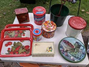 lot 242 image: Lot of Vintage Tins, Trays, & More