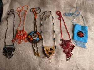 lot 280 image: Beautiful Artistic Native American Jewelry Incl. Beaded Necklace Pouches