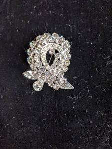 lot 283 image: Vintage Eisenberg Brooch in Beautiful Condition