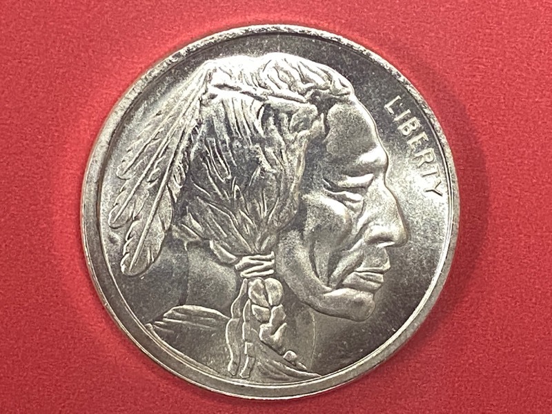 (1) Buffalo Silver Round --- .9999 FINE SILVER