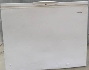 lot 12 image: KENMORE FREEZER
