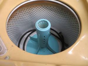 lot 89 image: WASHING MACHINE