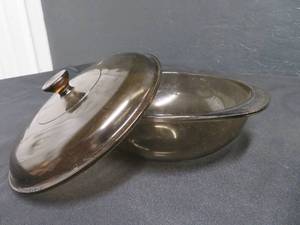 lot 32 image: PYREX DISH AND LID