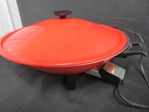 lot 35 image: STIR FRY PAN, OMLET PAN, AND VEGETABLE STEAMER