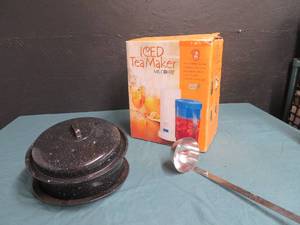 lot 50 image: ICED TEA MAKER- NEW IN BOX- LADEL- AND SPECKLED BLUE PANS