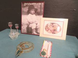 lot 53 image: HOME DECOR LOT