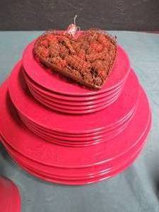 lot 67 image: RED FLORANCE BY KENNEX DISH SET AND CUPS